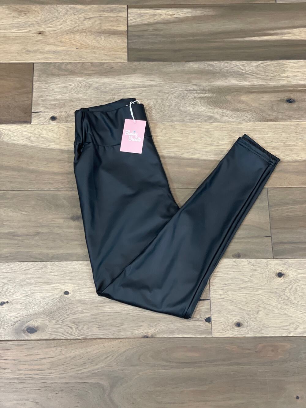 Blushing Brunette Womens Faux Leather Leggings Size M New With Tag